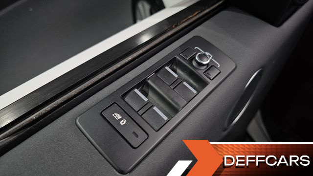 Land Rover DISCOVERY 3.0 SD6 HSE купить на сайте DeffCars