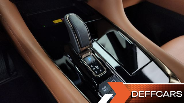 Toyota ALPHARD 2.5 HEV Executive AWD купить на сайте DeffCars