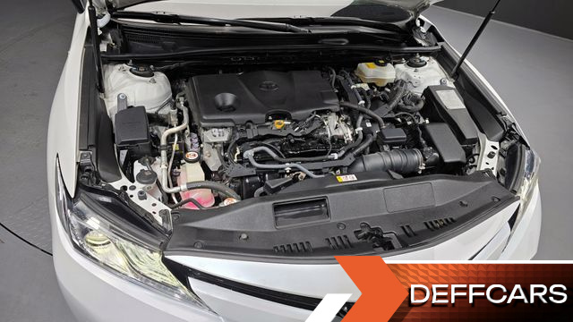 Toyota CAMRY 2.5 XLE Hybrid купить на сайте DeffCars
