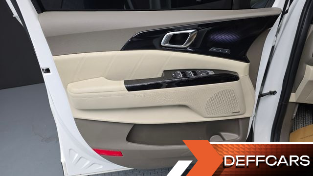 Kia CARNIVAL 7-Seater Signature купить на сайте DeffCars