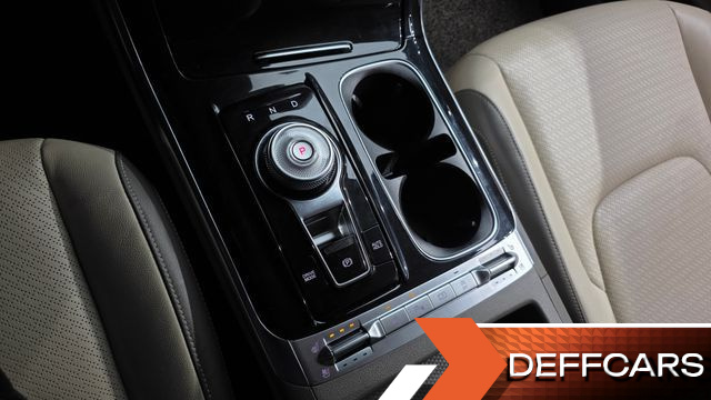 Kia CARNIVAL 9-Seater Signature купить на сайте DeffCars