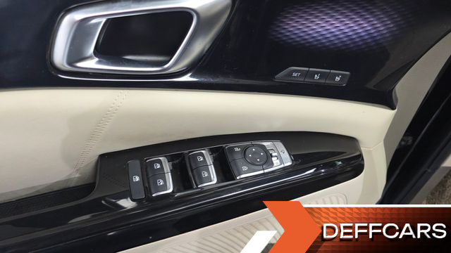 Kia CARNIVAL 9-Seater Signature купить на сайте DeffCars