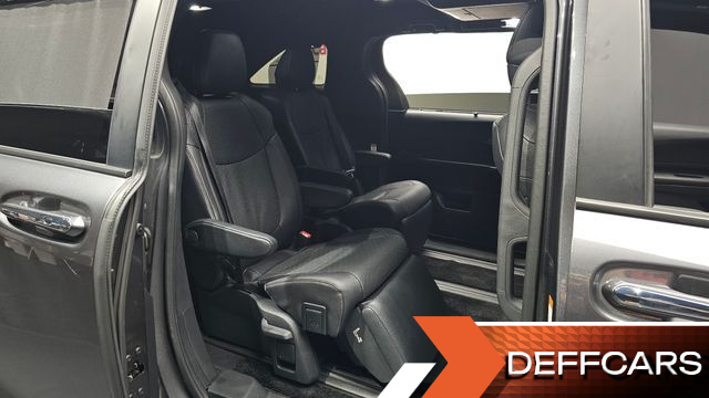 Toyota SIENNA 2.5 Hybrid 2WD купить на сайте DeffCars