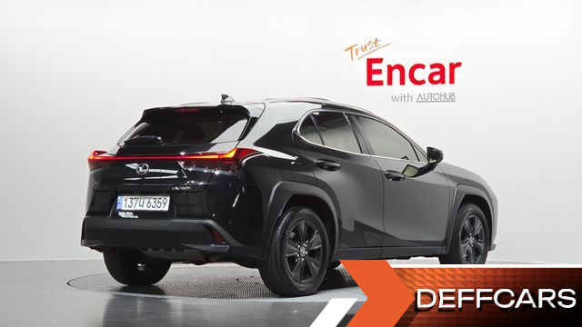 Lexus UX 2.0 2WD купить на сайте DeffCars