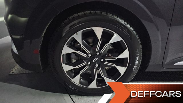 Kia CARNIVAL Gasoline 7-Seater Signature купить на сайте DeffCars
