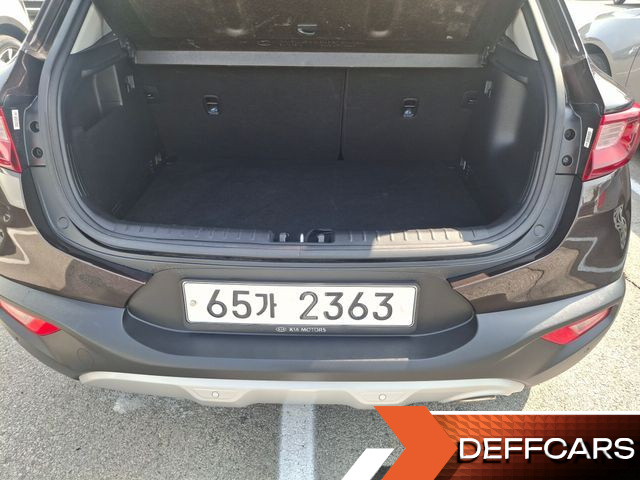 Kia STONIC 1.4 Deluxe купить на сайте DeffCars