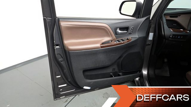 Toyota SIENNA 3.5 купить на сайте DeffCars