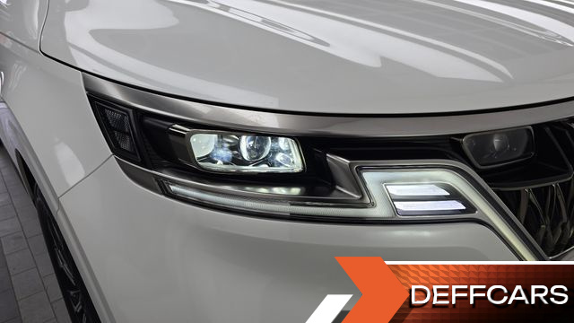 Kia CARNIVAL Gasoline 7-Seater Signature купить на сайте DeffCars