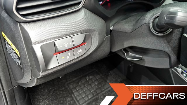 Hyundai VELOSTER 1.6 Turbo Sport Core купить на сайте DeffCars