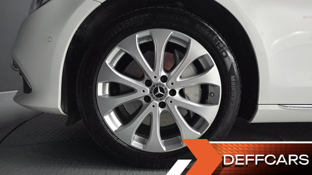 Mercedes E-CLASS E300 Exclusive купить на сайте DeffCars