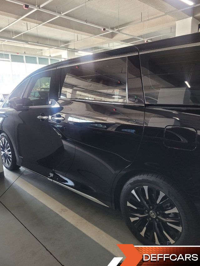 Toyota ALPHARD 2.5 HEV Executive AWD купить на сайте DeffCars