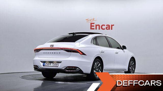 Hyundai GRANDEUR Le Blanc купить на сайте DeffCars