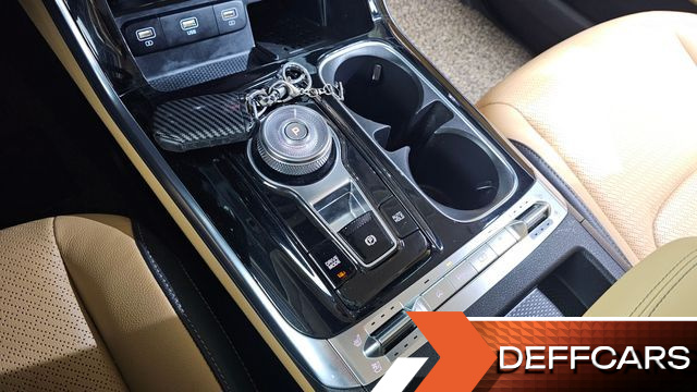 Kia CARNIVAL 9-Seater Noblesse купить на сайте DeffCars