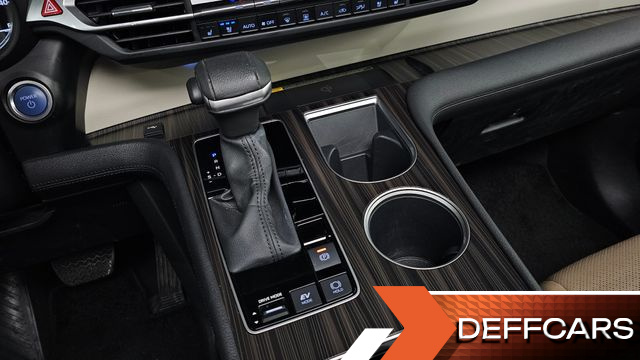 Toyota SIENNA 2.5 Hybrid 2WD купить на сайте DeffCars