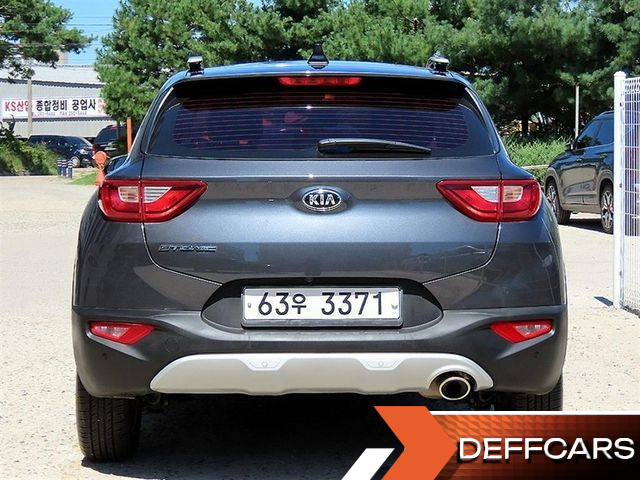 Kia STONIC 1.4 Deluxe купить на сайте DeffCars