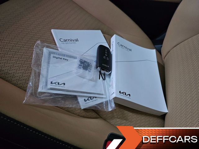 Kia CARNIVAL Gasoline 7-Seater Signature купить на сайте DeffCars