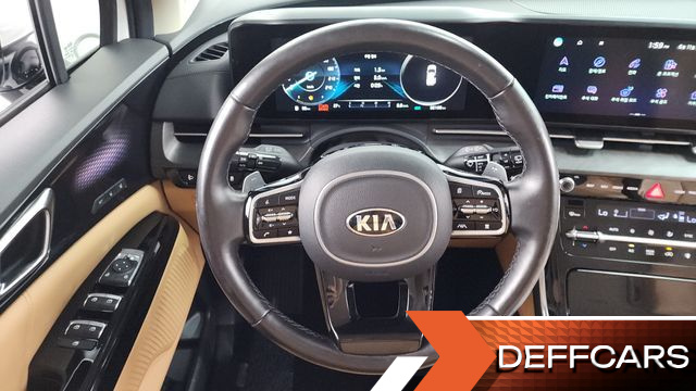Kia CARNIVAL 7-Seater Signature купить на сайте DeffCars