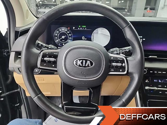 Kia CARNIVAL Gasoline 7-Seater Signature купить на сайте DeffCars