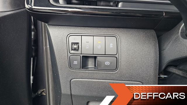 Hyundai STARIA 4WD Lounge 9-Seater Prestige купить на сайте DeffCars