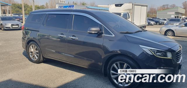 Kia CARNIVAL 9-Seater Noblesse Special купить на сайте DeffCars