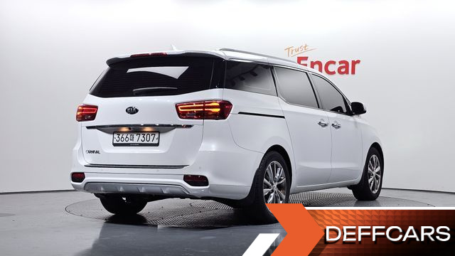 Kia CARNIVAL 9-Seater Prstige купить на сайте DeffCars