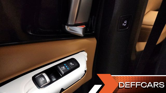 Kia CARNIVAL Gasoline 7-Seater Signature купить на сайте DeffCars