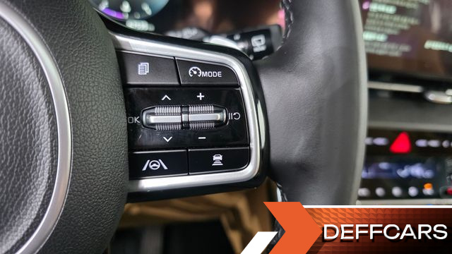 Kia CARNIVAL Gasoline 9-Seater Signature купить на сайте DeffCars