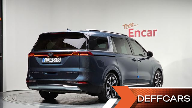 Kia CARNIVAL Gasoline 7-Seater Signature купить на сайте DeffCars