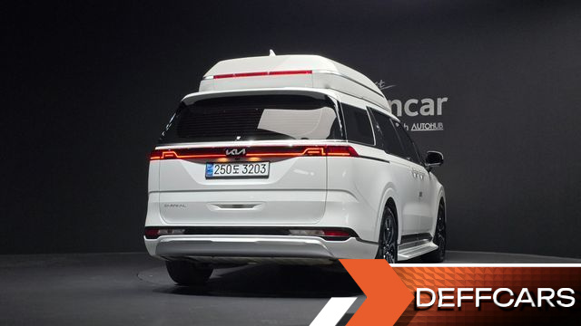 Kia CARNIVAL 7-Seater Hi-Limousine Signature купить на сайте DeffCars