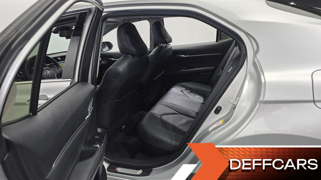 Toyota CAMRY 2.5 XLE Hybrid купить на сайте DeffCars