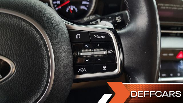 Kia CARNIVAL 9-Seater Prestige купить на сайте DeffCars