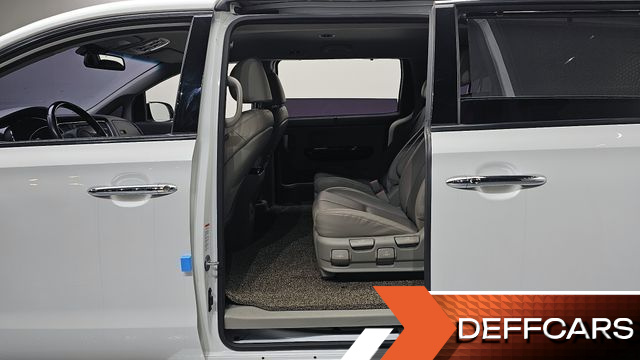 Kia CARNIVAL 7-Seater Limousine VIP купить на сайте DeffCars