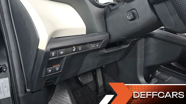 Toyota SIENNA 2.5 Hybrid AWD купить на сайте DeffCars