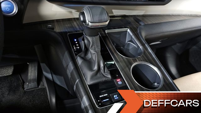 Toyota SIENNA 2.5 Hybrid AWD купить на сайте DeffCars