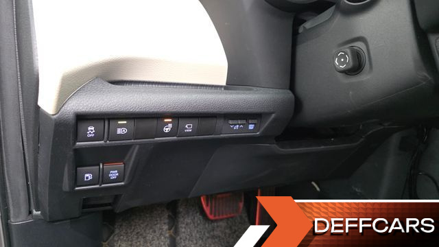 Toyota SIENNA 2.5 Hybrid 2WD купить на сайте DeffCars