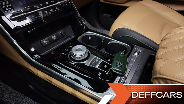 Kia CARNIVAL 9-Seater Signature купить на сайте DeffCars