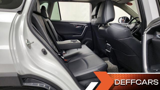 Toyota RAV4 2,5 4WD Hybrid LTD купить на сайте DeffCars