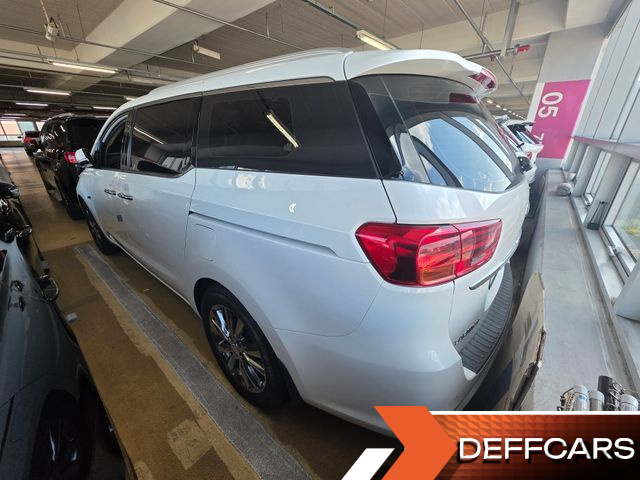 Kia CARNIVAL 9-Seater Noblesse Special купить на сайте DeffCars