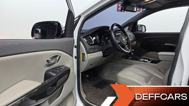 Kia CARNIVAL 7-seater Limousine President купить на сайте DeffCars