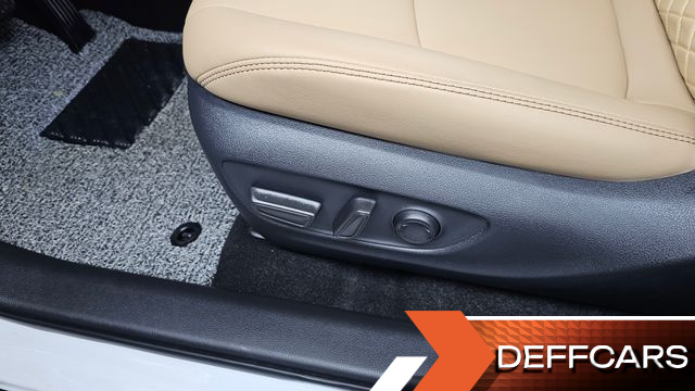 Toyota RAV4 2.5 2WD Hybrid купить на сайте DeffCars