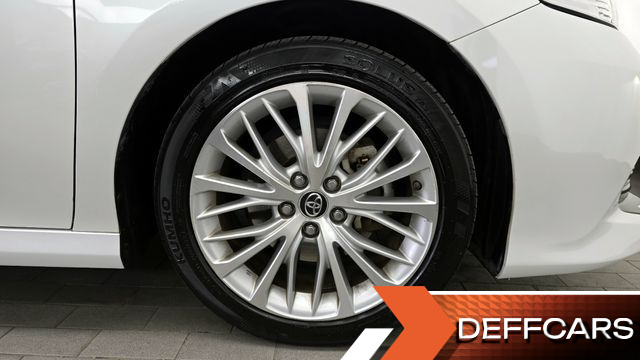 Toyota CAMRY 2.5 XLE Hybrid купить на сайте DeffCars