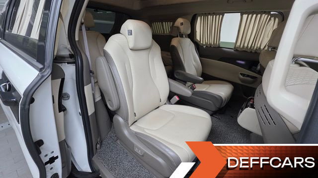 Kia CARNIVAL 9-Seater Hi-Limousine Signature купить на сайте DeffCars