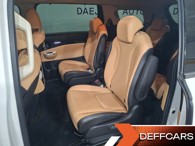 Kia CARNIVAL 9-Seater Signature купить на сайте DeffCars