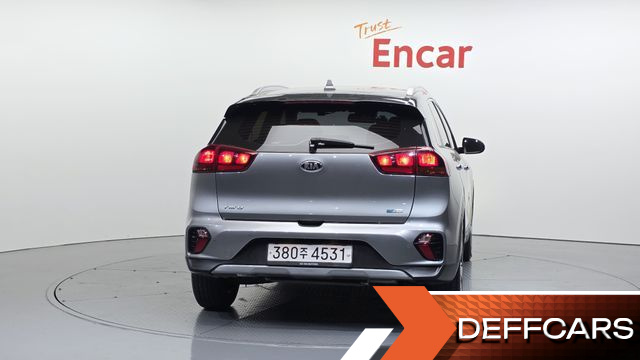 Kia NIRO 1.6 HEV Luxury купить на сайте DeffCars