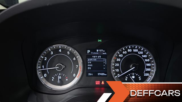Hyundai VENUE 1.6 Flux купить на сайте DeffCars