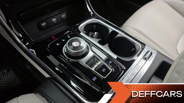 Kia CARNIVAL 7-Seater Signature купить на сайте DeffCars