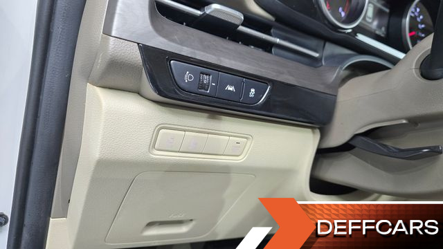 Kia CARNIVAL 9-Seater Prestige купить на сайте DeffCars