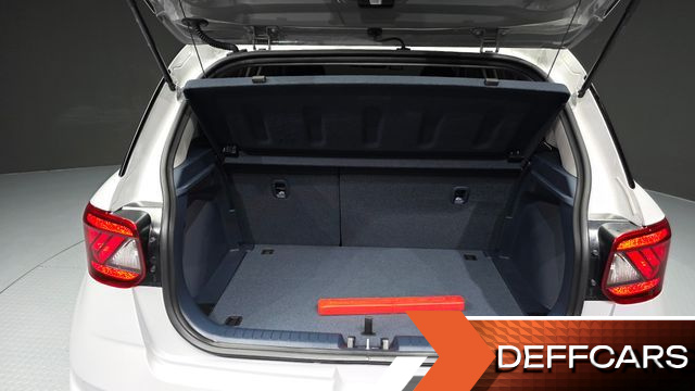 Hyundai VENUE 1.6 Flux купить на сайте DeffCars