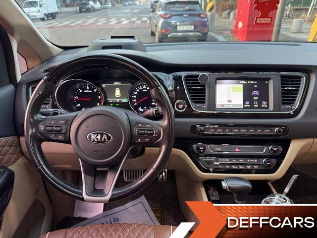 Kia CARNIVAL 7-Seater Hi-Limousine (Special) купить на сайте DeffCars