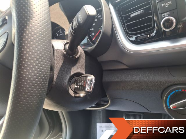 Kia STONIC 1.4 Deluxe купить на сайте DeffCars